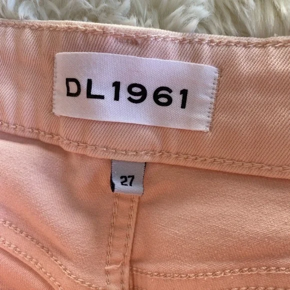 - DL 1961 Florence Instasculpt Cropped Light Pink Jeans… - Picture 8 of 11